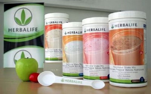 Herbalife đã kịch liệt “phản pháo” những lời chỉ trích cho rằng công ty này là một mô hình lừa đảo kim tự tháp. 