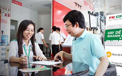 Tín dụng tiêu dùng đã góp tỷ trọng lớn trong cơ cấu lợi nhuận nhiều ngân hàng trong năm 2016.<br>