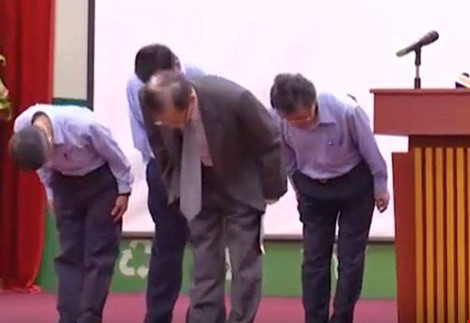 Lãnh đạo Formosa Hà Tĩnh cúi đầu xin lỗi Chính phủ và nhân dân Việt Nam, hôm 28/6 vừa qua.