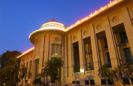 Ngân hàng Nhà nước đã yêu cầu các ngân hàng này xây dựng phương án cơ 
cấu lại phù hợp với quy định của pháp luật và đề án cơ cấu lại hệ thống 
các tổ chức tín dụng giai đoạn 2011 - 2015.