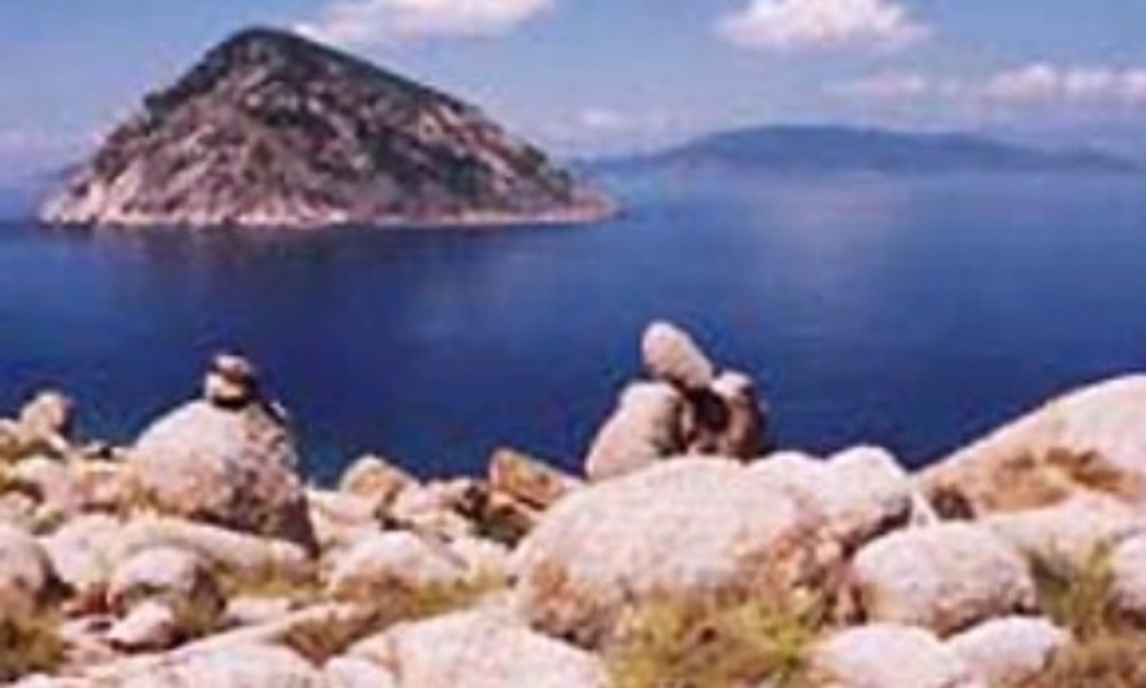 Một đảo yến ở Khánh Hòa.