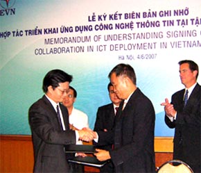 Nếu kết quả nghiên cứu là khả thi, Intel sẽ hỗ trợ EVN để trợ EVN xây dựng một nhà máy sản xuất máy tính trong nước với các sản phẩm máy tính chất lượng cao mang nhãn hiệu EVN - Ảnh: Từ Nguyên