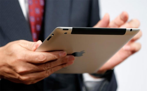 Dữ liệu của hãng nghiên cứu IDC cho thấy, trong quý 2 vừa qua, thị phần 
tablet của Apple đã giảm xuống mức 32,4%, từ mức 60,3% cùng kỳ năm 
ngoái - Ảnh: Bloomberg. 