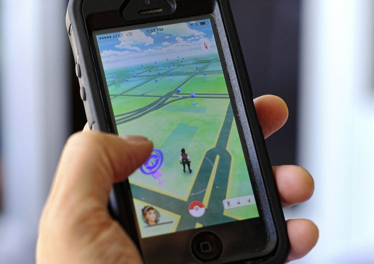 Trò chơi Pokemon Go của Nintendo - Ảnh: AP/Bloomberg.<br>