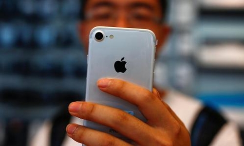 Báo Trung Quốc mượn iPhone “dọa” Donald Trump