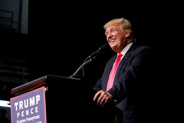 Ứng cử viên Tổng thống Mỹ Donald Trump phát biểu tại một cuộc vận động tranh cử ở Scranton, Pennsylvania ngày 27/7 - Ảnh: Reuters.<br>