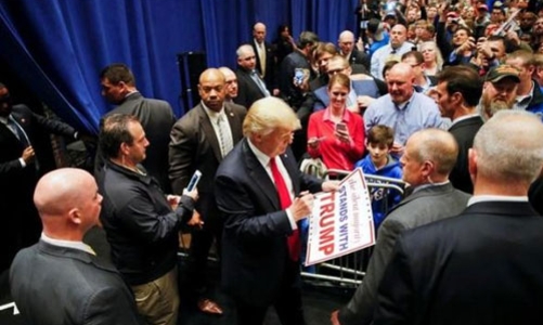 Bầu cử Mỹ: Trump lại thắng, Cruz bỏ cuộc