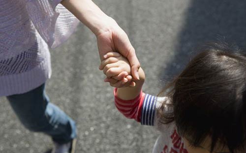 Tỷ lệ sinh đẻ ở Nhật chỉ là 1,37 trên mỗi phụ nữ, thấp hơn nhiều so với tỷ lệ cân bằng 2,1 - Ảnh: BBC.