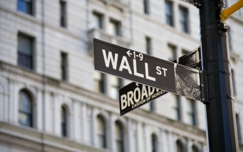 9 ngân hàng gồm Deutsche Bank, Barclays, JPMorgan Chase, Bank of 
America, Citigroup, UBS, Credit Suisse, Goldman Sachs và Morgan Stanley 
đã công bố sa thải tổng cộng 30.000 nhân viên.