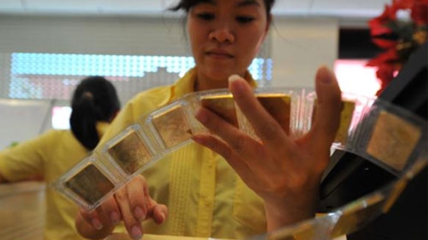 Giá hạ, vàng đấu thầu tiếp tục “cháy hàng”