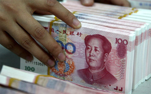 Sự mất giá của đồng Nhân dân tệ đã dẫn tới sự tháo chạy của các dòng vốn
 khỏi Trung Quốc và khiến dự trữ ngoại hối của nước này hao hụt.
