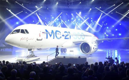 Máy bay chở khác MC-21 mà Nga trình làng ngày 8/6 - Ảnh: Reuters.<br>