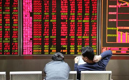 Đây là lần thứ hai liên tiếp trong tuần này thiết bị ngắt mạch của chứng
 khoán Trung Quốc được kích hoạt do thị trường giảm quá mức cho phép - Ảnh: CNBC/Getty.<br>