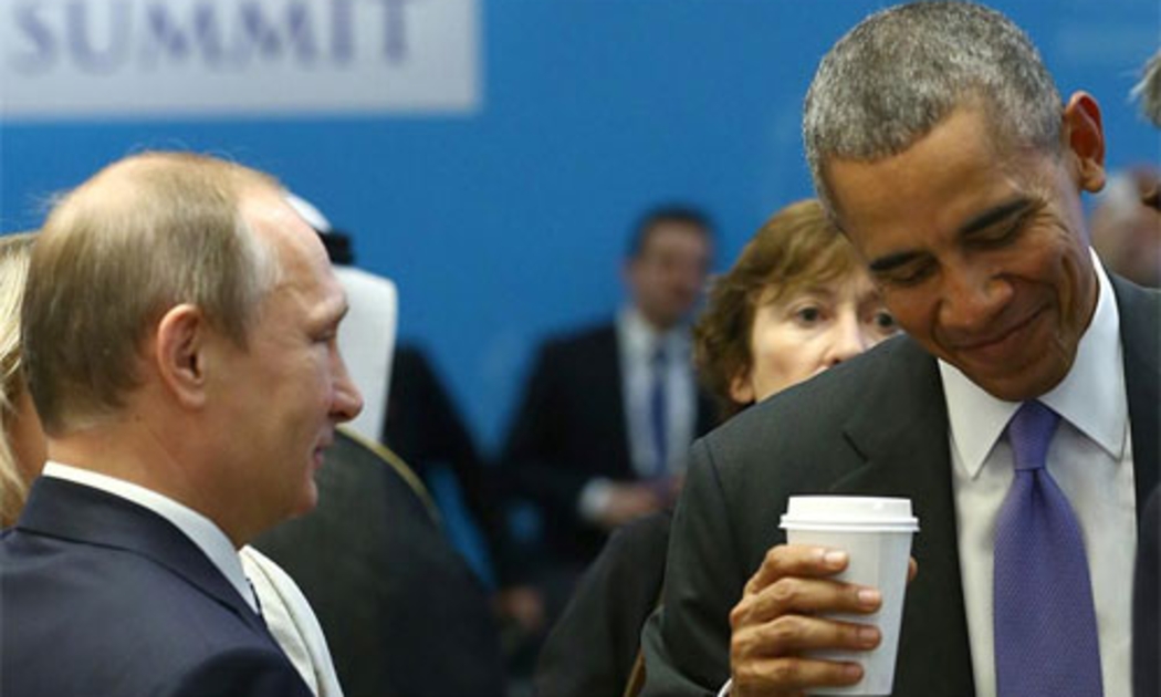 Tổng thống Nga Vladimir Putin (trái) và Tổng thống Mỹ Barack Obama tại hội nghị thượng đỉnh G-20 ở Antalya, Thổ Nhĩ Kỳ ngày 16/11 - Ảnh: Reuters.<br>