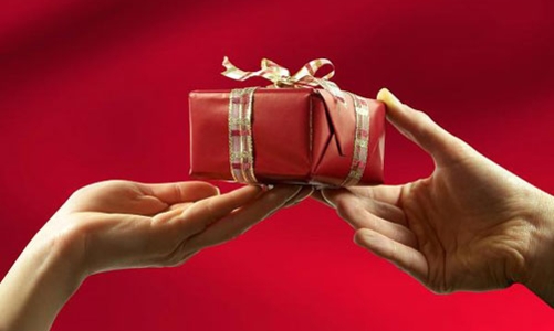 6 “đồ chơi” công nghệ đeo, cài hấp dẫn