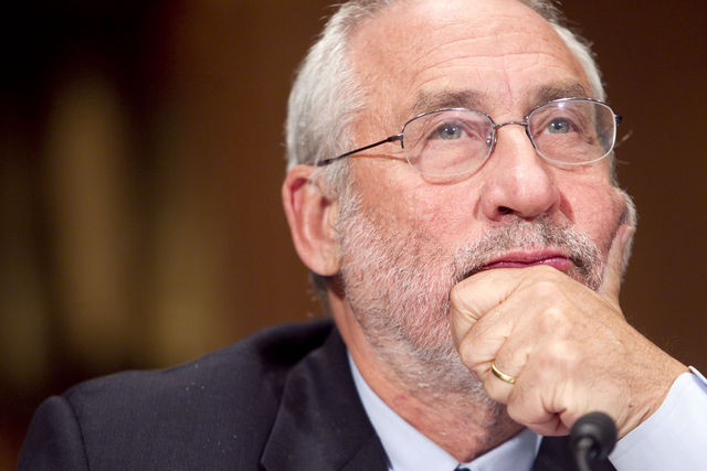Nhà kinh tế học Joseph Stiglitz - Ảnh: Bloomberg.<br>