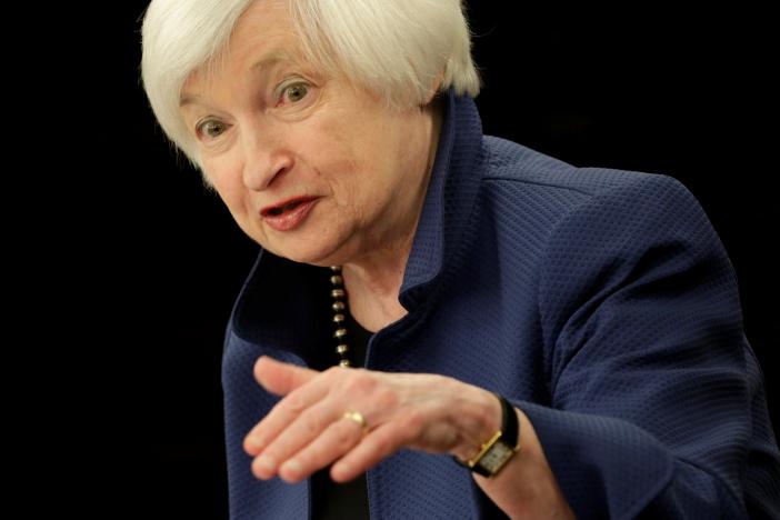Chủ tịch FED Janet Yellen phát biểu trong cuộc họp báo ngày 15/3 tại Washington, Mỹ, sau khi FED tăng lãi suất - Ảnh: Reuters.<br>