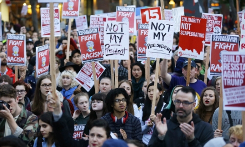 Biểu tình hàng loạt hậu bầu cử Mỹ, Obama mời Trump tới Nhà Trắng