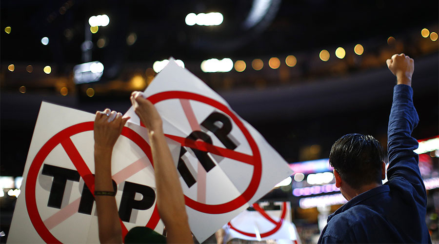 Một bộ phận người dân Mỹ phản đối TPP vì lo ngại thỏa thuận này khiến họ mất việc làm - Ảnh: Reuters.<br>
