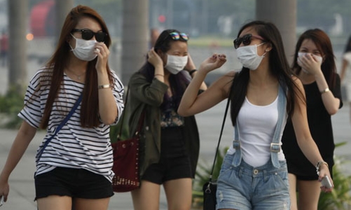 Khẩu trang đột ngột “cháy hàng” tại Singapore 