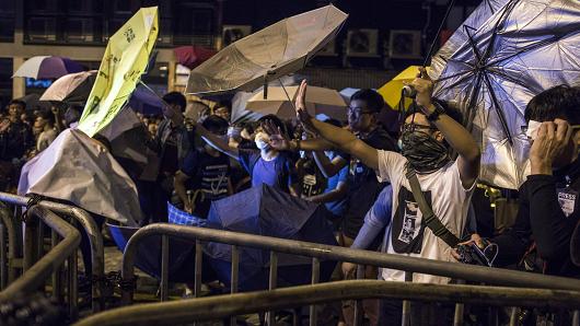 Biểu tình ở Hồng Kông ngày 6/11 - Ảnh: Bloomberg/CNBC.<br>