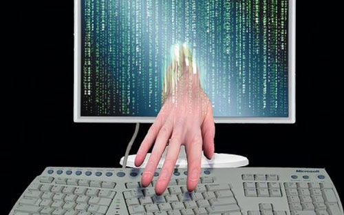 Theo các chuyên gia, hiện các vụ tấn công này mới chỉ tác động tới các 
dịch vụ web thông thường, nhưng sắp tới có thể là các ngân hàng hay thư 
điện tử.