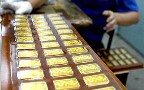 Ở mức hiện tại, giá vàng SJC bán lẻ đang cao hơn giá vàng thế giới quy đổi khoảng 3,2 triệu đồng/lượng.