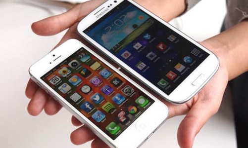 “Galaxy S4 biến iPhone 5 thành... đồ chơi”
