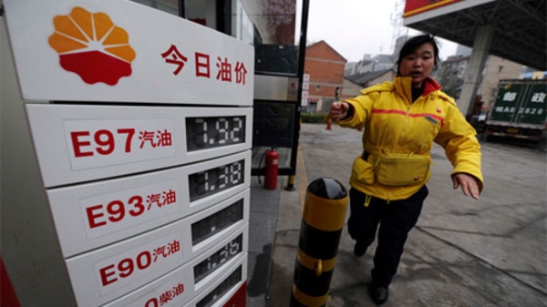 Trung Quốc đặt giá sàn bán lẻ xăng dầu