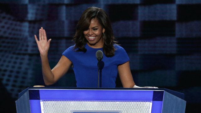 Bà Michelle Obama trong bài phát biểu ngày khai mạc đại hội toàn quốc Đảng Dân chủ ở Philadelphia, Mỹ ngày 25/7 - Ảnh: Getty.<br>