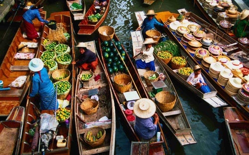 Kim ngạch xuất khẩu của Thái Lan đã giảm nhiệt do tăng trưởng kinh tế 
tại Trung Quốc chậm lại và các biện pháp khắc khổ ở châu Âu đã tác động 
mạnh tới nhu cầu hàng hóa châu Á.