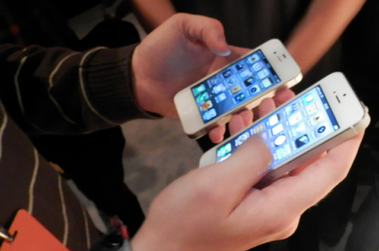 iPhone 5 bị ví von là "iPhone 4 kéo dài" với một nền tảng công nghệ không thực sự ấn tượng.