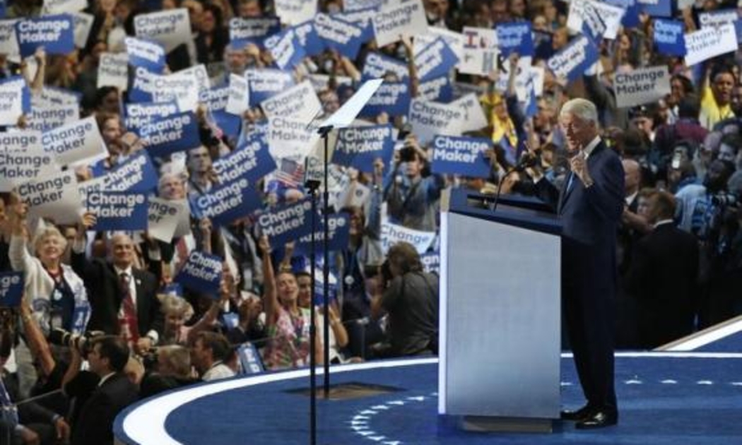 Ông Bill Clinton phát biểu tại đại hội toàn quốc Đảng Dân chủ ngày 26/7 - Ảnh: Reuters.