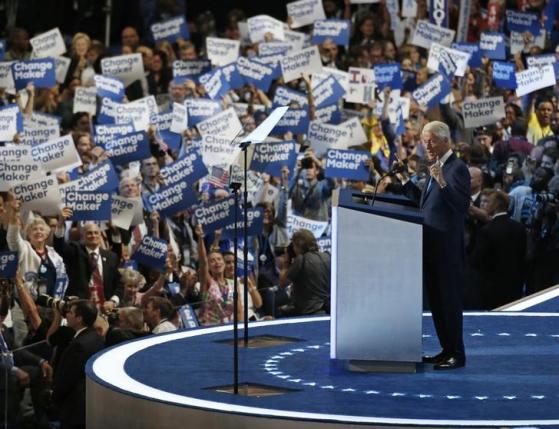 Ông Bill Clinton phát biểu tại đại hội toàn quốc Đảng Dân chủ ngày 26/7 - Ảnh: Reuters.<br>