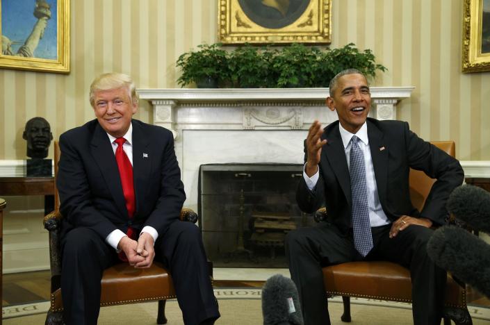 Tổng thống đắc cử của Mỹ Donald Trump (trái) và Tổng thống sắp mãn nhiệm Barack Obama trong cuộc họp báo tại Nhà Trắng sau cuộc gặp riêng ngày 10/11 - Ảnh: Reuters.<br>