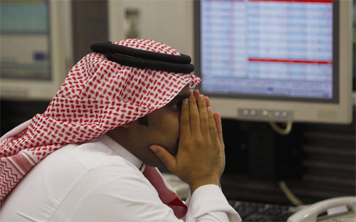 Vừa bước sang năm 2016, nhưng sự “bốc hơi” nhanh chóng của giá dầu đang 
đem tới những đám mây đen dày hơn che phủ nền kinh tế và thị trường 
chứng khoán vùng Vịnh - Ảnh: Reuters. 