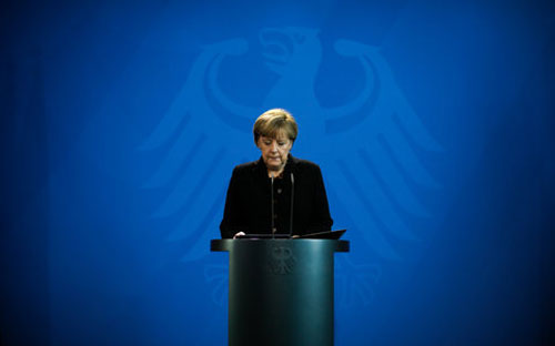 Thủ tướng Đức Angela Merkel có bài phát biểu toàn quốc về vụ tấn công khủng bố ở Pháp - Ảnh: AP.<br>