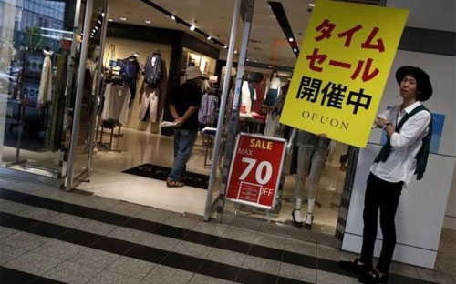 Mức giảm của GDP Nhật quý 3 mạnh hơn nhiều so với mức dự báo giảm 0,2% mà các nhà phân tích dự báo trước đó - Ảnh: Reuters.<br>