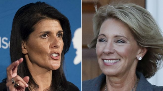 Bà Nikki Haley (trái) và Betsy Devos - Ảnh: AP/BBC.<br>