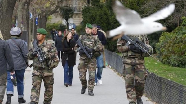 Viễn cảnh chiến tranh hậu khủng bố Paris