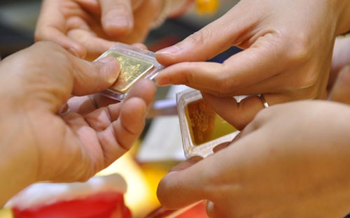 Hiện khoảng cách giữa giá vàng trong nước và thế giới đang là 6,4 triệu đồng/lượng, một mức chênh cao kỷ lục.
