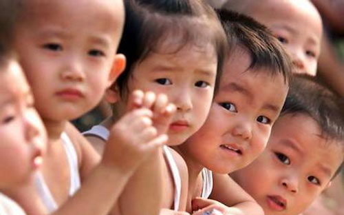 Còn theo các chuyên gia kinh tế, chính sách một con là nguồn gốc dẫn tới tỷ lệ tiết kiệm cao của người Trung Quốc.