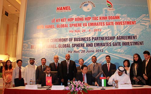 Lễ ký kết hợp đồng hợp tác giữa Global Sphere, Công ty Hanel với Emirates Gate Investment<i> - Ảnh: Global Sphere</i>.<br>