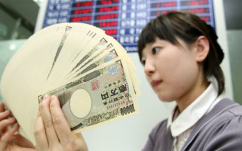 Lãi suất âm đồng nghĩa với việc các ngân hàng thương mại và tổ chức tài 
chính khác phải trả phí cho BoJ đối với một phần tiền mà họ gửi ở ngân 
hàng trung ương này. 