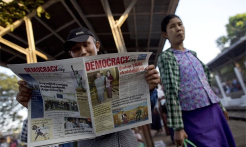 Aung San Suu Kyi tiếp tục hòa giải với quân đội