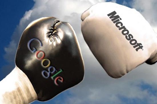 Dù hãng đã đầu tư nhiều vào Internet và di động, song Microsoft vẫn dựa chính vào việc kinh doanh hệ điều hành Windows và bộ ứng dụng văn phòng Office.