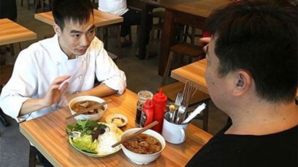 “Bún chả Obama” gây sốt ở Singapore