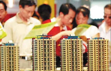 Những người giàu có ở Trung Quốc sở hữu tài sản trong các lĩnh vực bất động sản và sản xuất công nghiệp ở các tỉnh ven biển của nước này là chịu ảnh hưởng nhiều nhất khi các công ty chuyển nhà máy vào sâu trong nội địa để cắt giảm chi phí về nhân công.