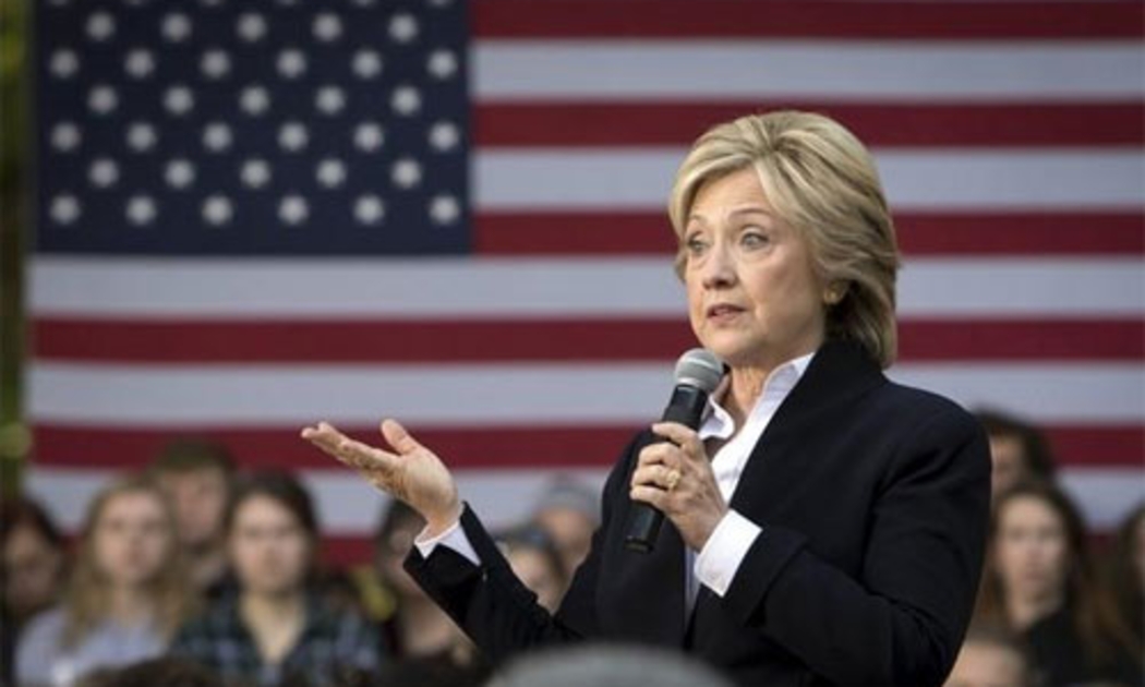 Bà Hillary Clinton vận động tranh cử ở Iowa ngày 7/10.<br>