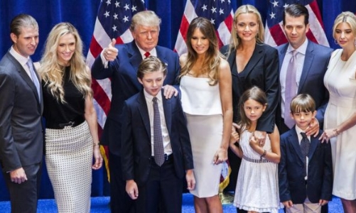 Một năm, tài sản Donald Trump “bốc hơi” 800 triệu USD